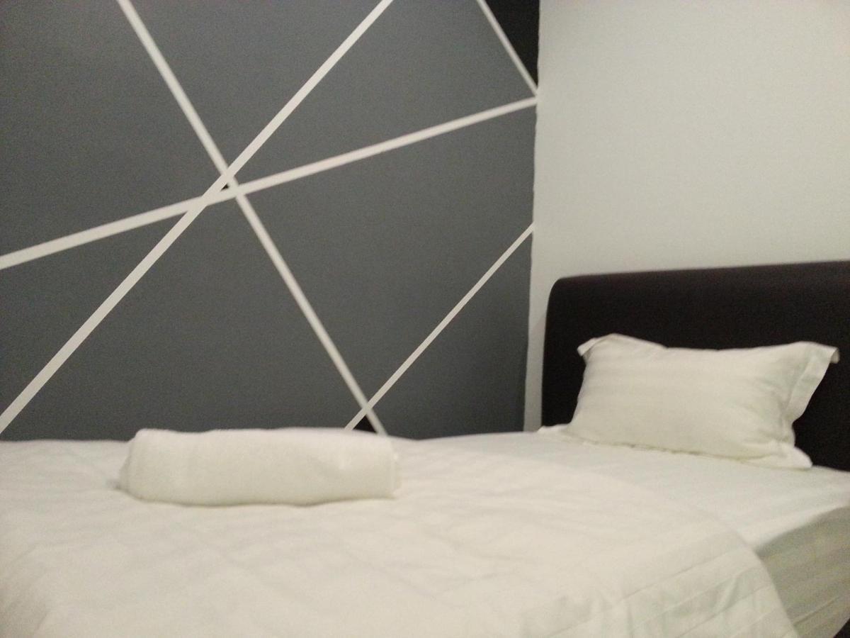 Comma Hotel Bandar Saujana Putra Экстерьер фото