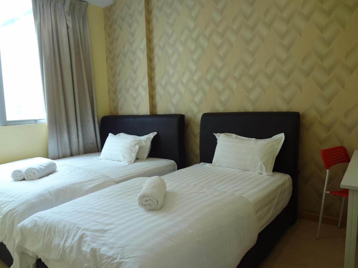 Comma Hotel Bandar Saujana Putra Экстерьер фото