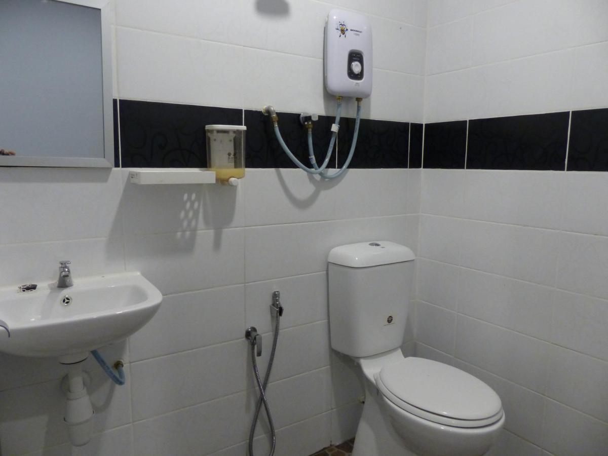 Comma Hotel Bandar Saujana Putra Экстерьер фото