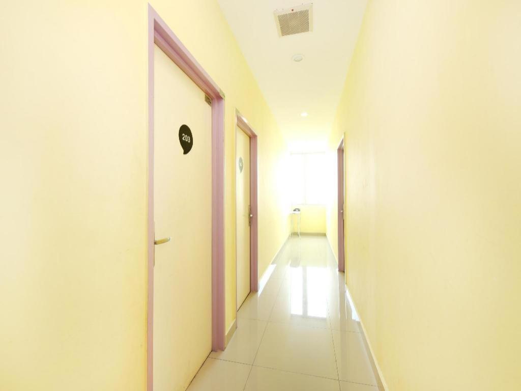 Comma Hotel Bandar Saujana Putra Экстерьер фото