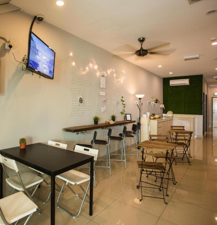 Comma Hotel Bandar Saujana Putra Экстерьер фото