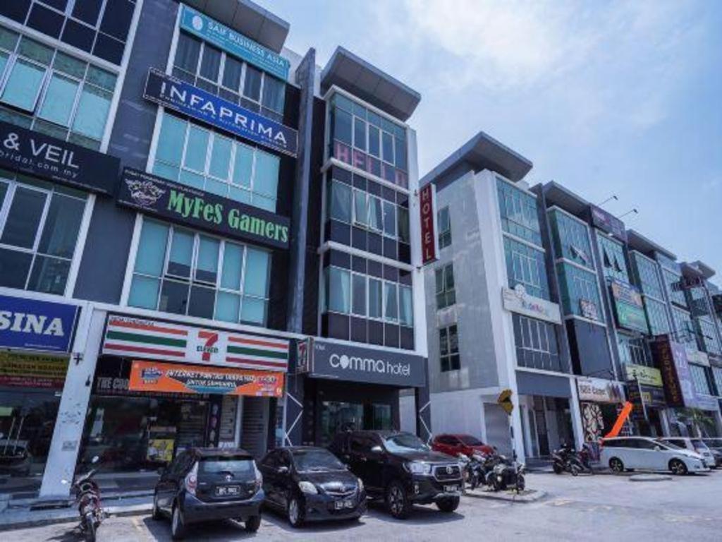 Comma Hotel Bandar Saujana Putra Экстерьер фото